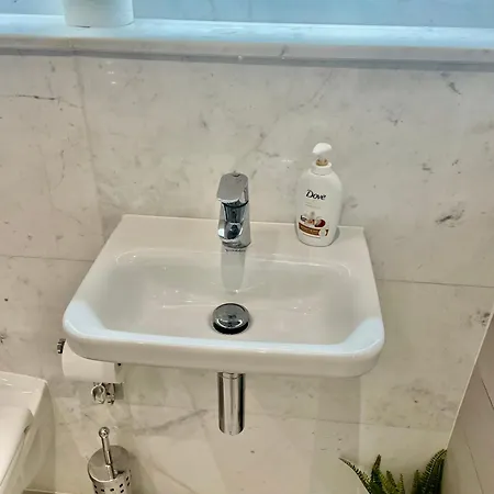 Modern Ensuite Double Bedroom Dublin Exterior photo
