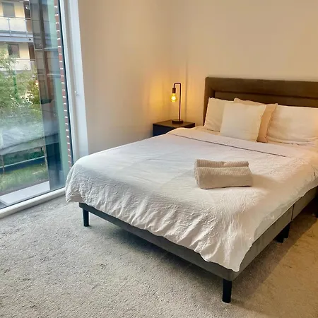 Modern Ensuite Double Bedroom Dublin Exterior photo