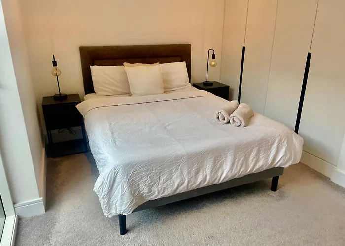 Modern Ensuite Double Bedroom