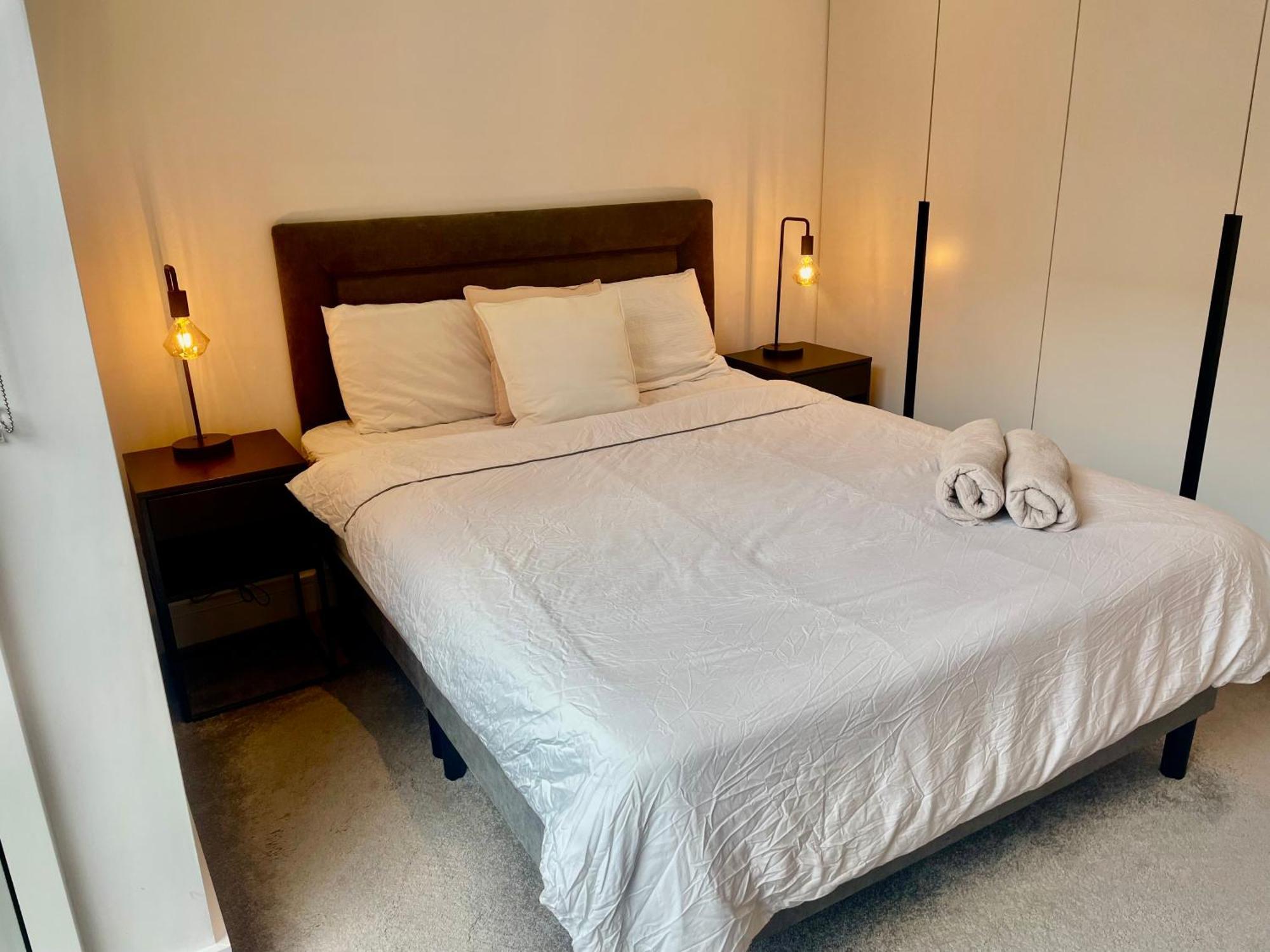 Modern Ensuite Double Bedroom Alloggio in famiglia *